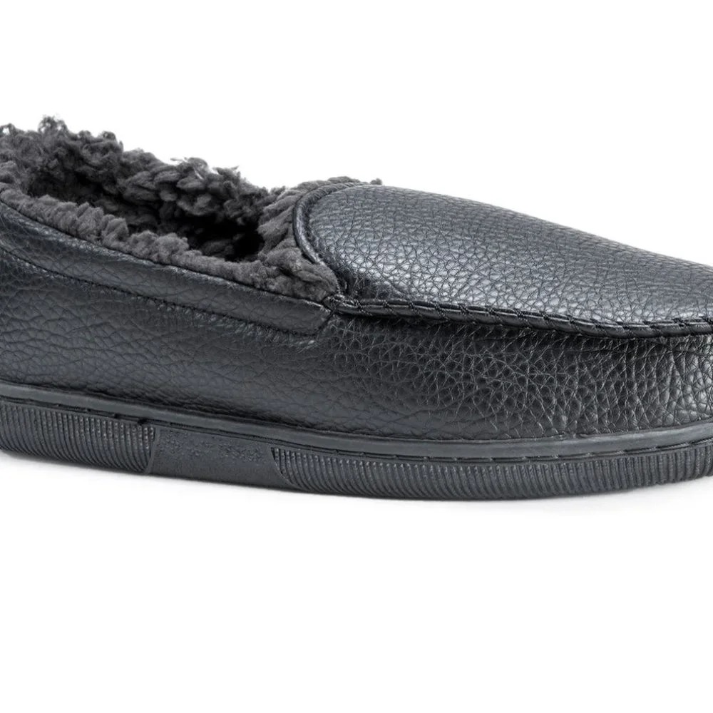 Muk Luks Moccasin Slippers Black‎ Faux Leather Fur
